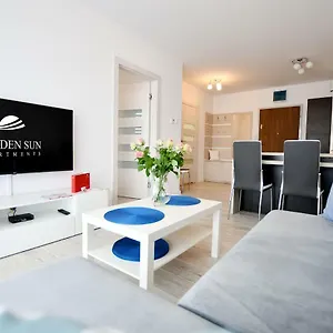 https://apartament-bkitne-wybrzee-z-garaem.kolobrzeghotels.com